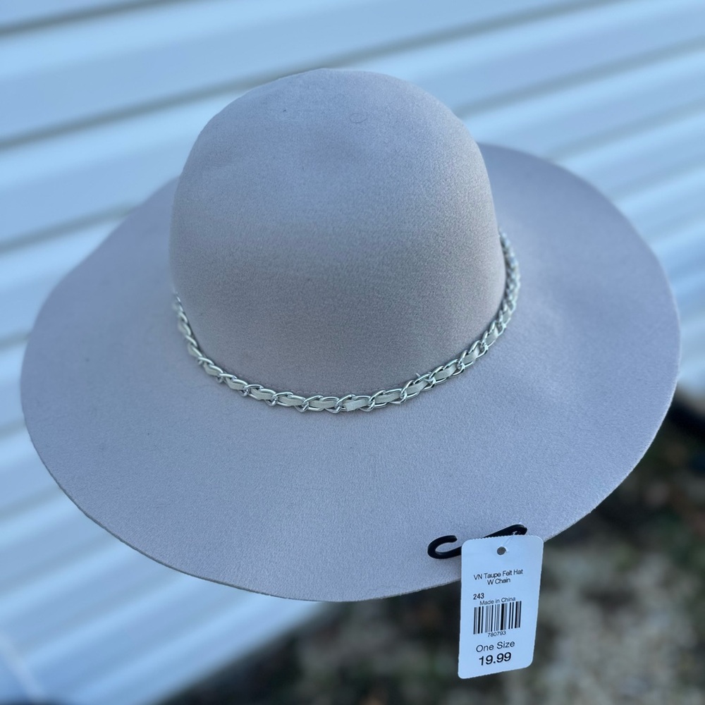 Women’s Taupe Hat with Silver Band